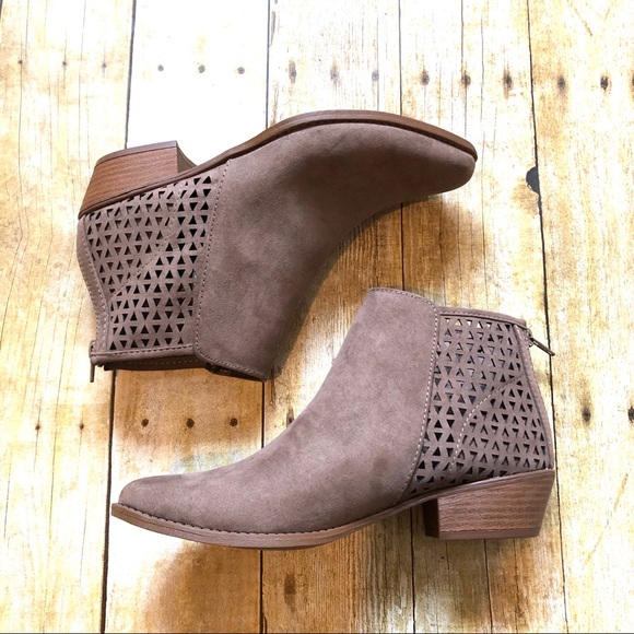 New! LAST PAIR!! Nutmeg Brown Bootie With Zipper - Picture 6 of 8
